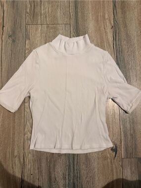 ALO Yoga White Ribbed Mock Neck Short Sleeve Top